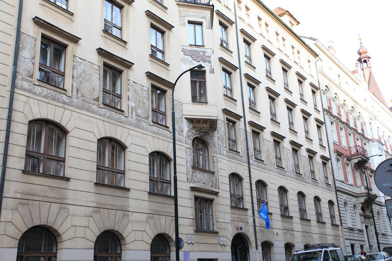 Hostel Hlavkova Prag Exterior foto